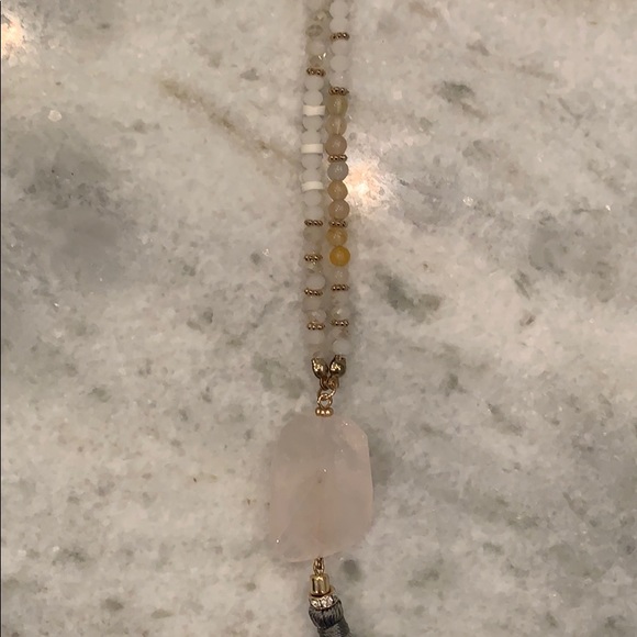 IMPECCABLE PIG TASSEL NECKLACE - Picture 2 of 3